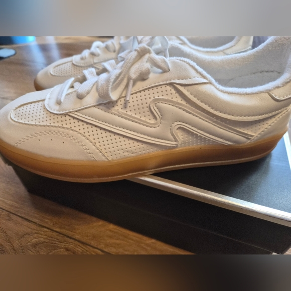 [NIB] Madden Girl Giia Lace-Up Low-Top Sneakers White Women's Sneakers Size 9 - Picture 3 of 12